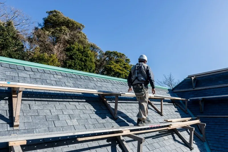 狭い敷地でも安全な足場を実現するために｜事前調査から始まる足場工事
